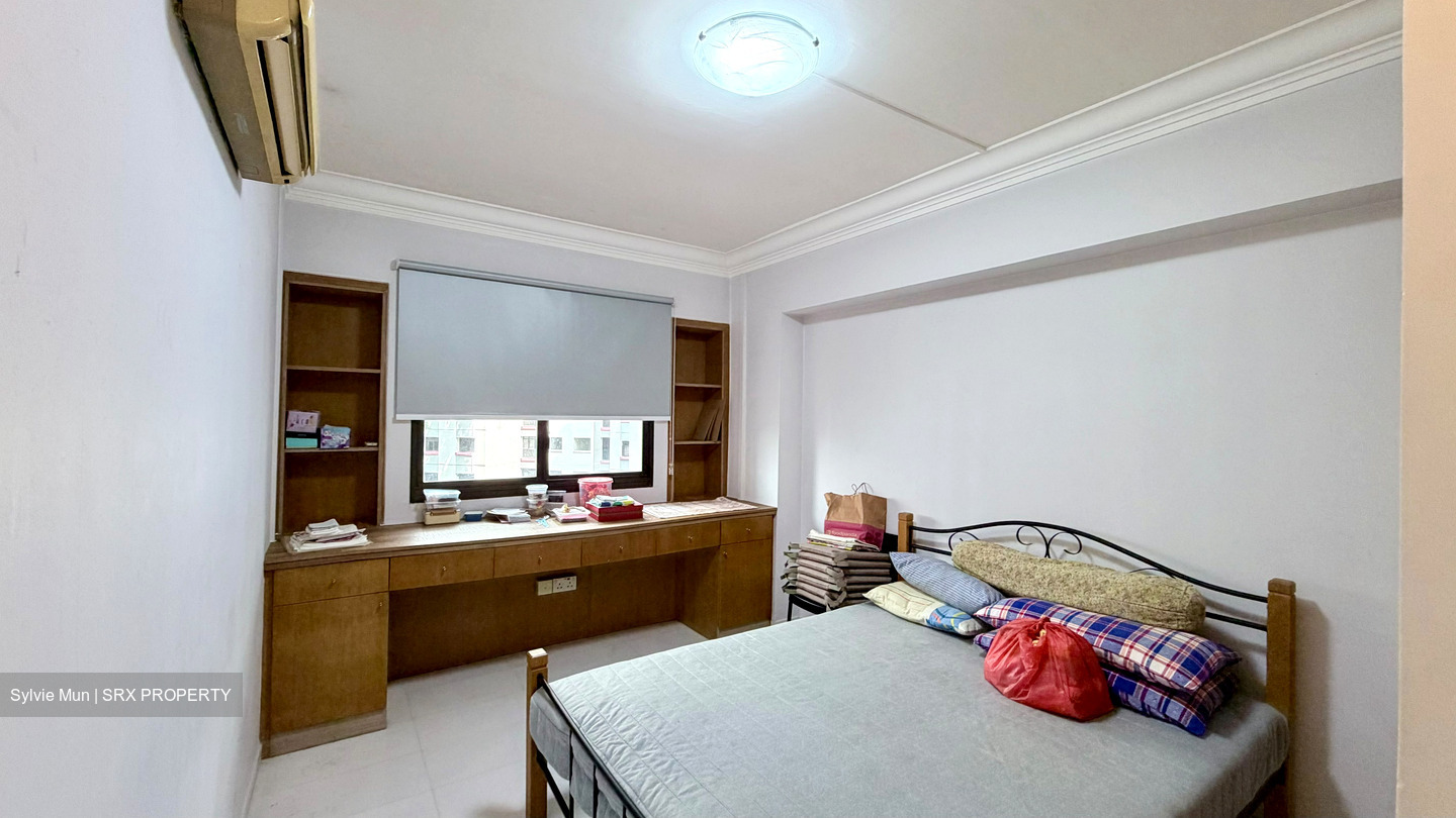Sengkang East Way (Sengkang), HDB 3 Rooms #567203441
